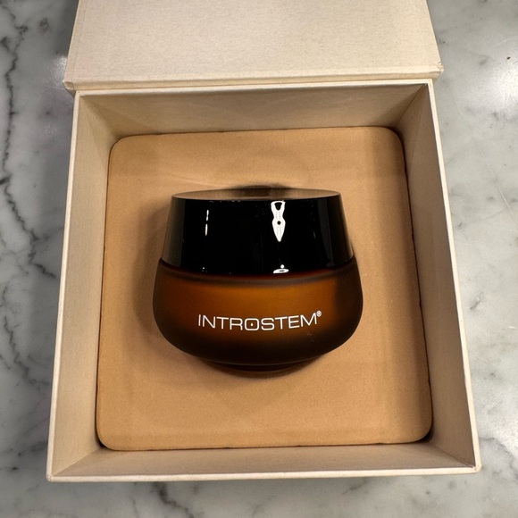 INTROSTEM Stem Cell Rejuvenating Eye Cream w/ grape stem cell extract 50g/1.76oz - Picture 2 of 4